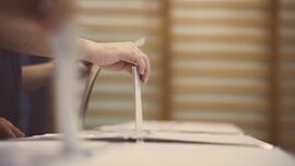 Bizoo niStock-Inserting-Ballots-900x508.jpg